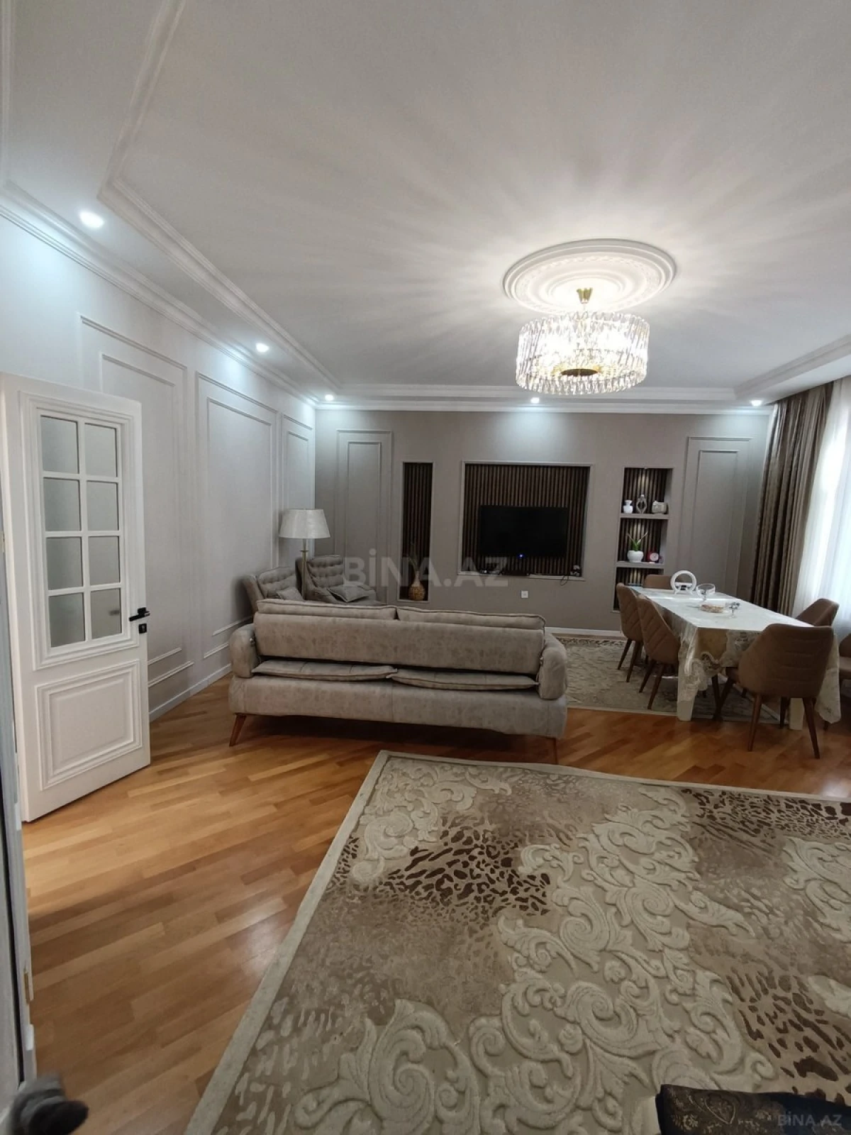 Satılır 6 otaqlı həyət evi 400 m²