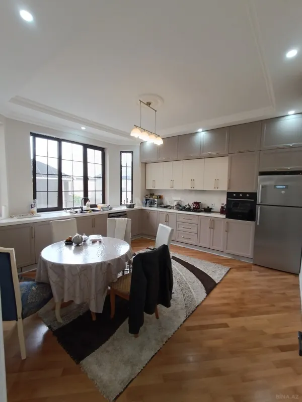 Satılır 6 otaqlı həyət evi 400 m²