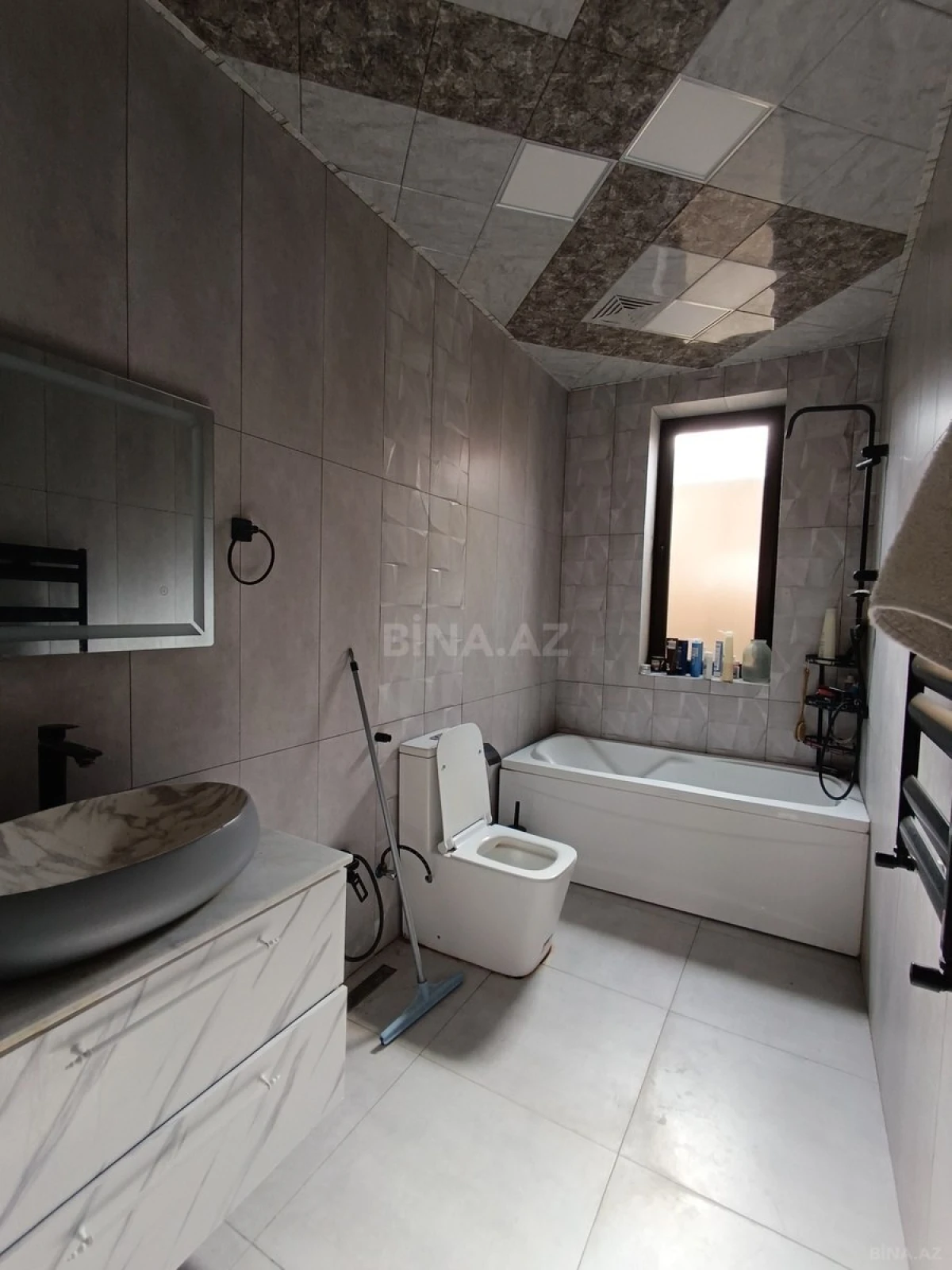 Satılır 6 otaqlı həyət evi 400 m²