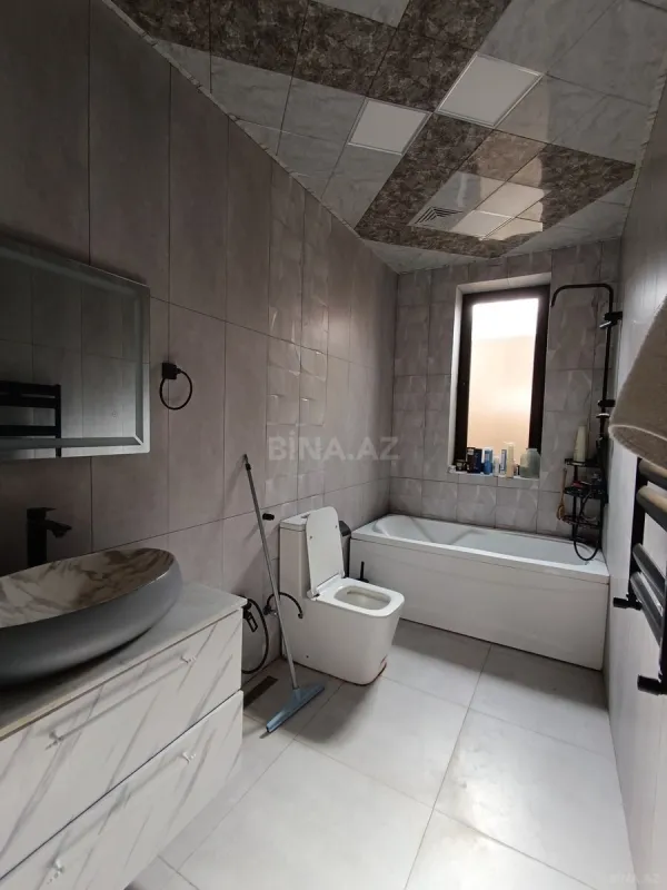 Satılır 6 otaqlı həyət evi 400 m²