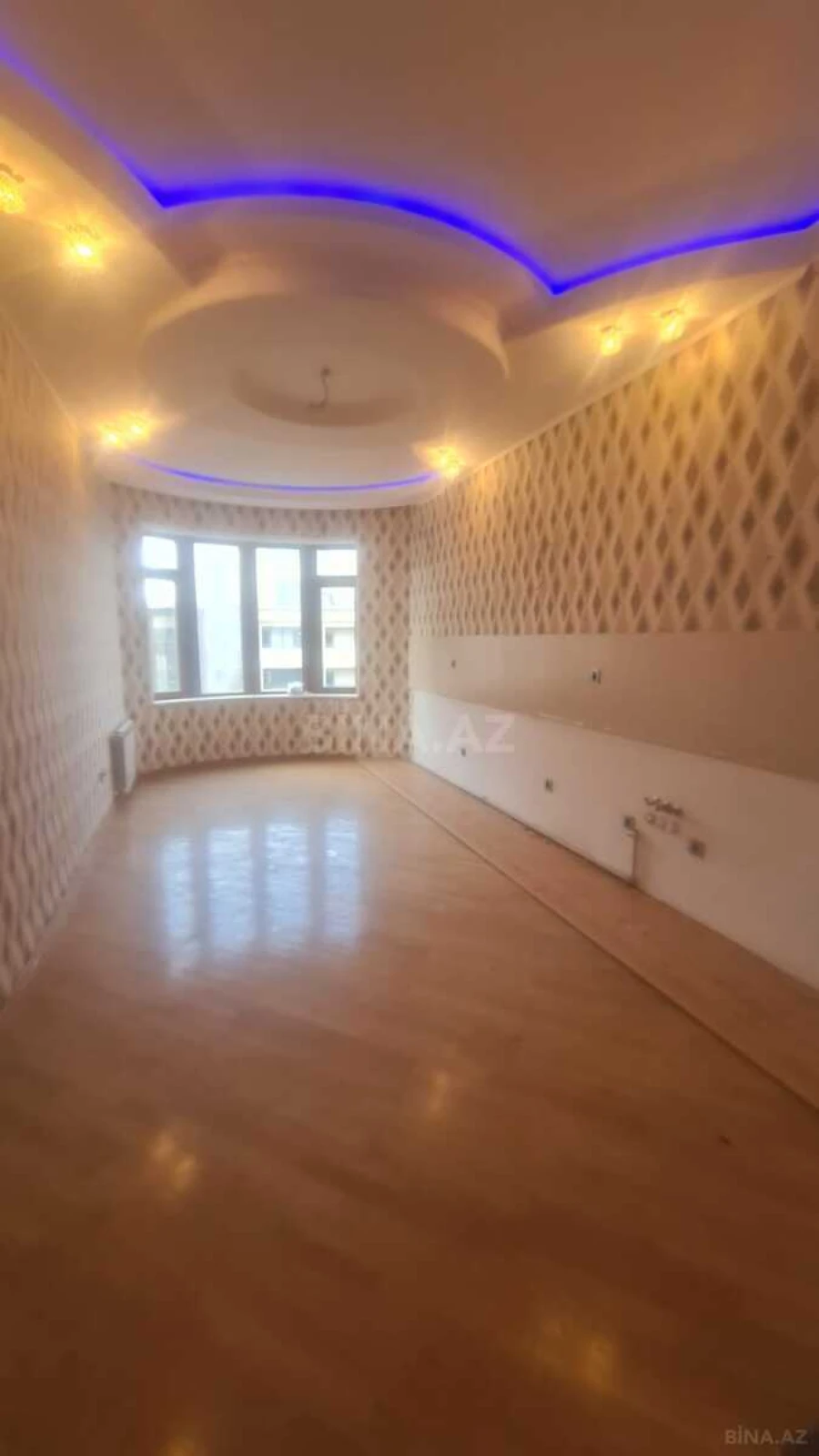 Satılır 3 otaqlı mənzil 138 m²