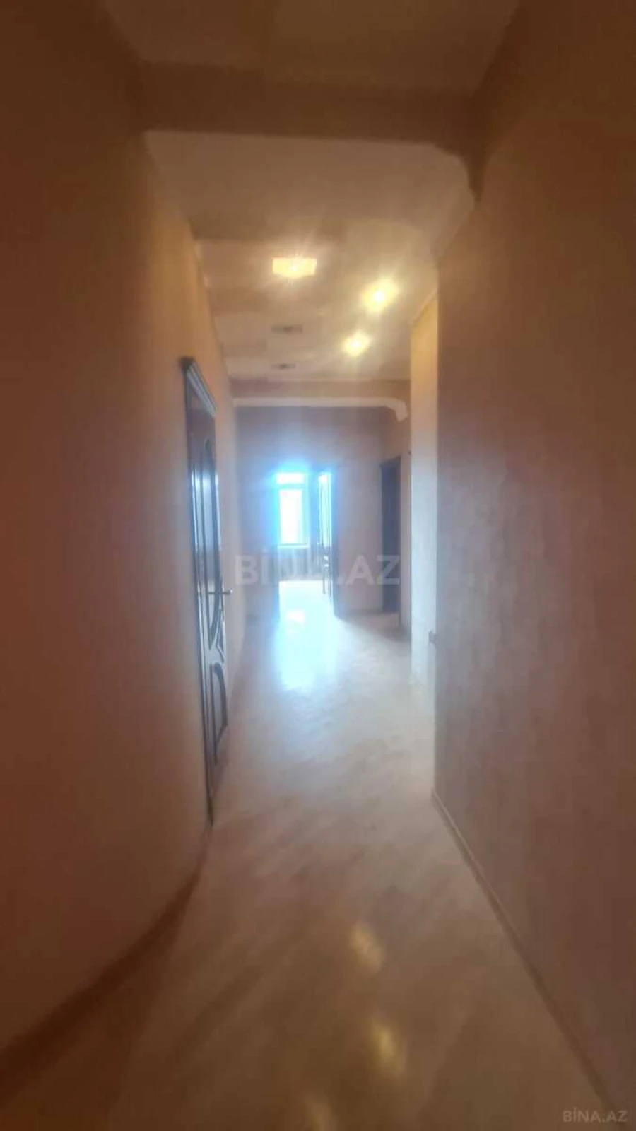 Satılır 3 otaqlı mənzil 138 m²