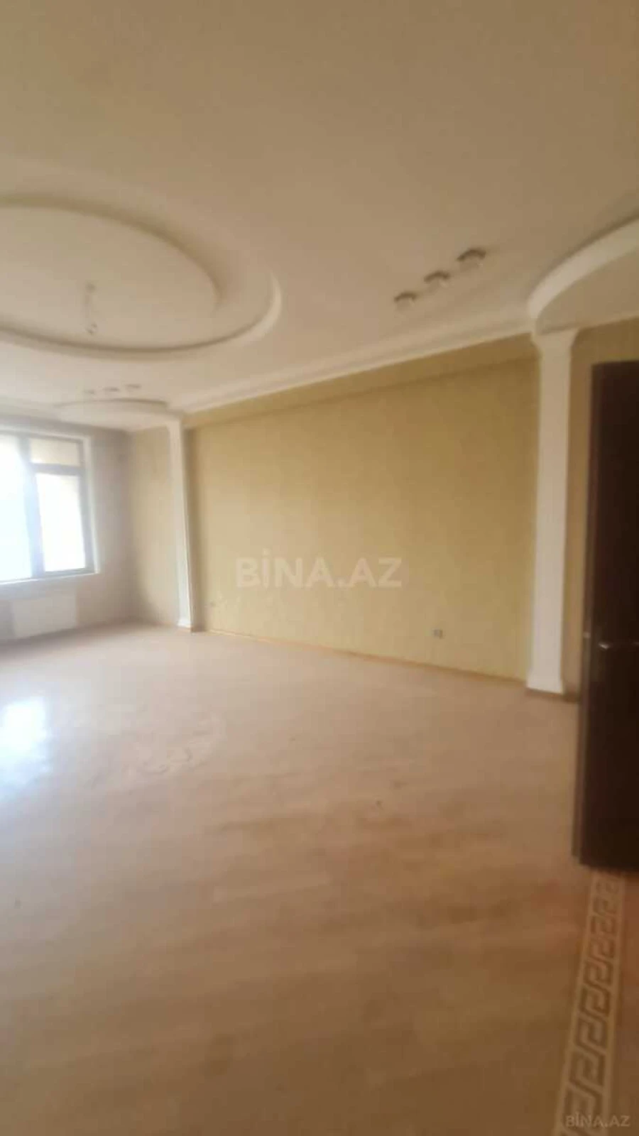 Satılır 3 otaqlı mənzil 138 m²