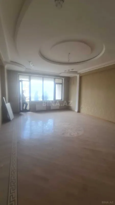Satılır 3 otaqlı mənzil 138 m²