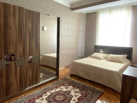 Satılır 2 otaqlı mənzil 70 m²
