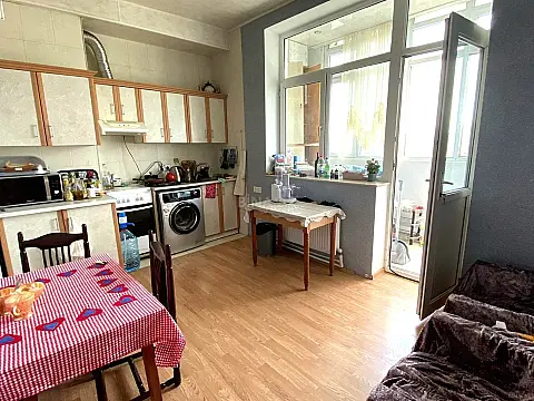 Satılır 2 otaqlı mənzil 70 m²