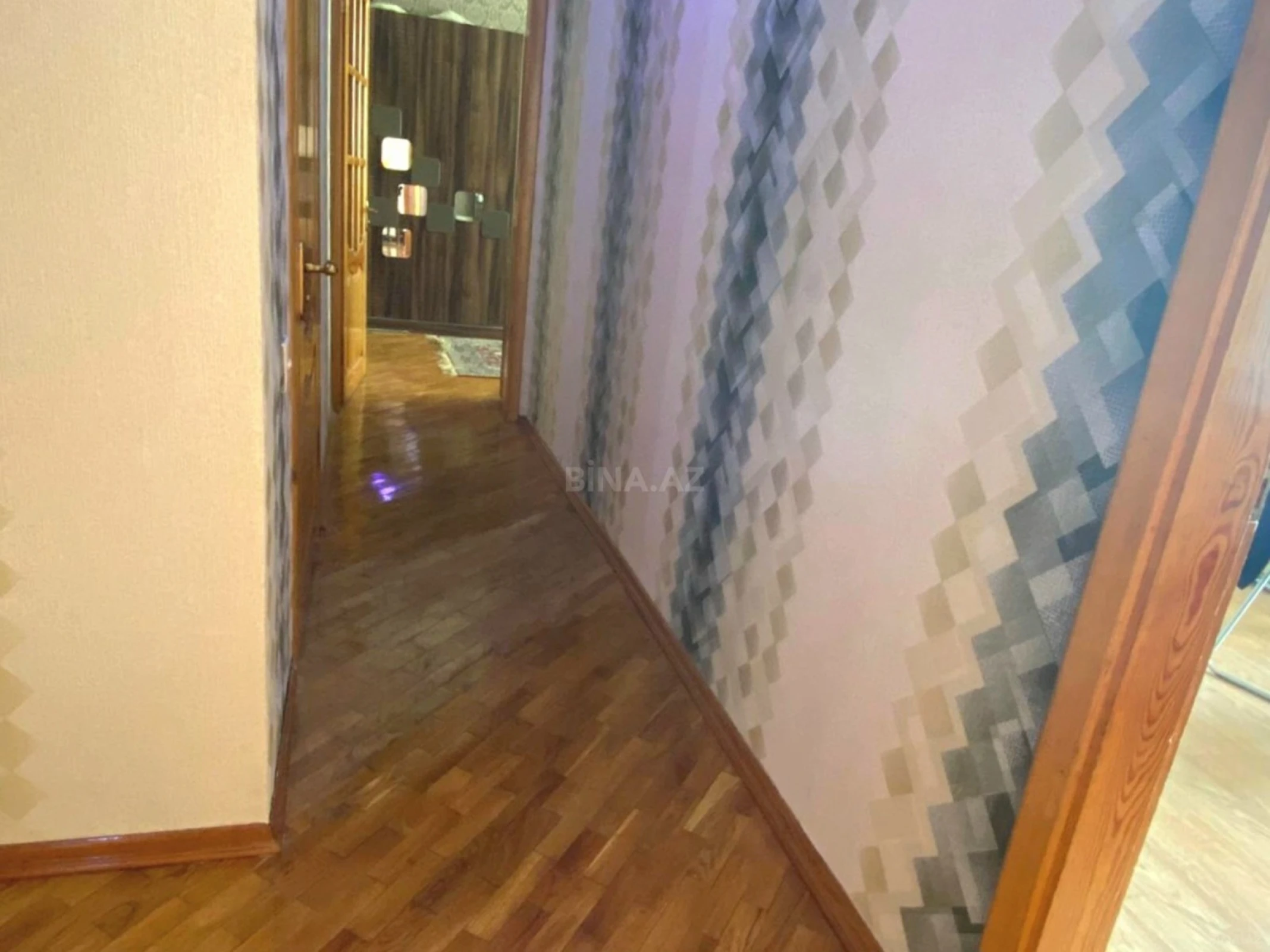 Satılır 2 otaqlı mənzil 70 m²