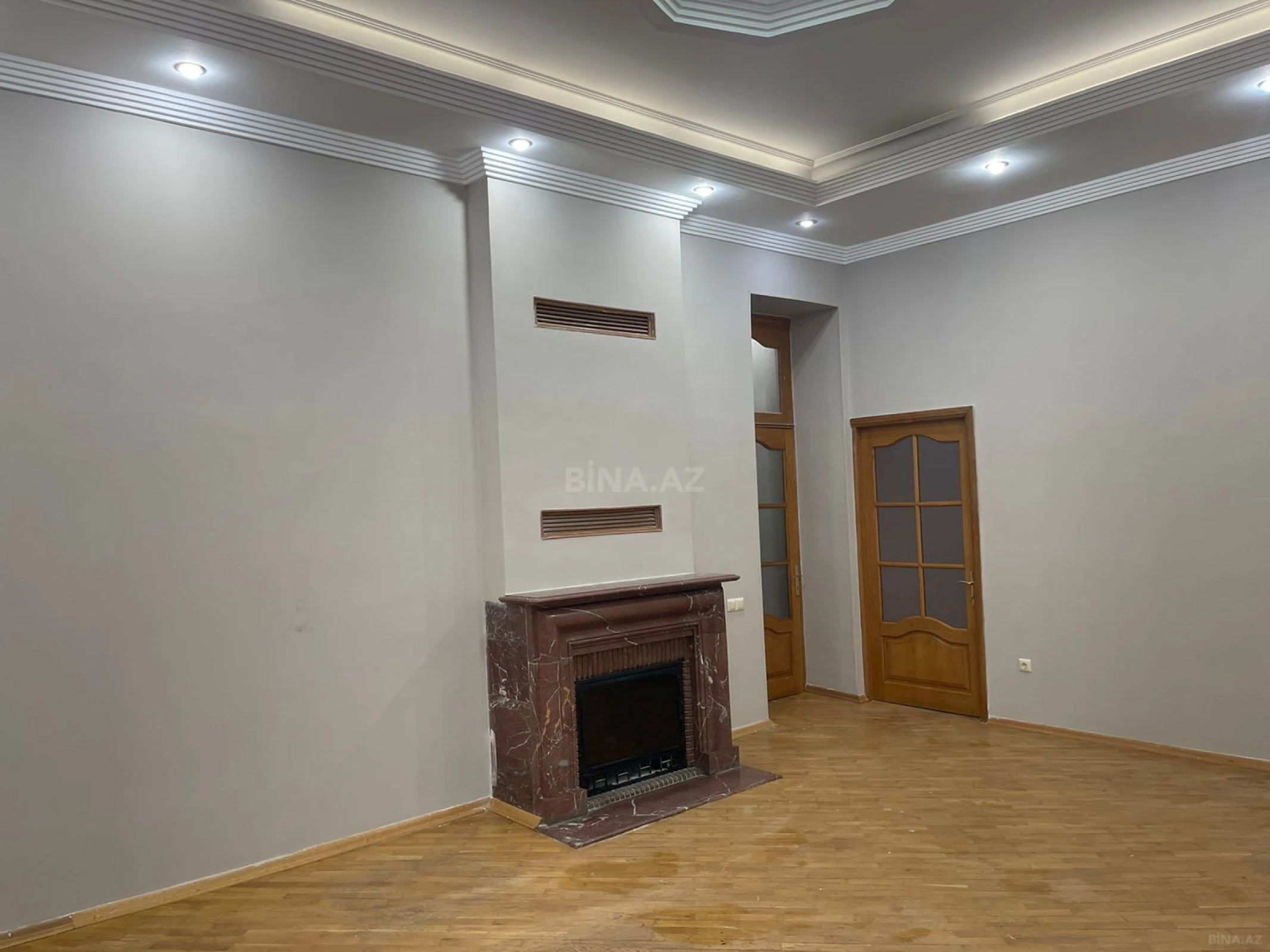 Kirayə verilir 5 otaqlı ofis 165 m²