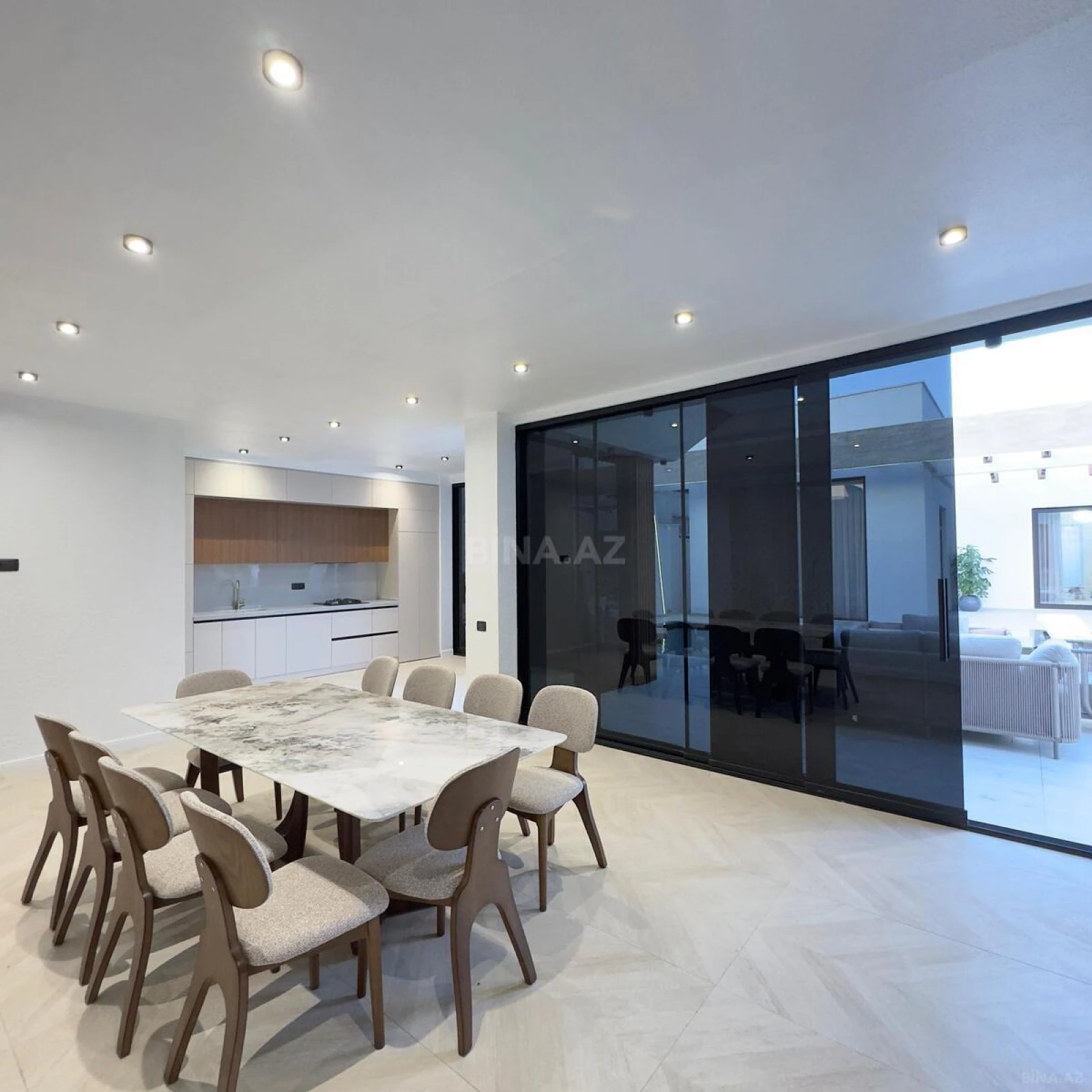 Satılır 6 otaqlı həyət evi 400 m²