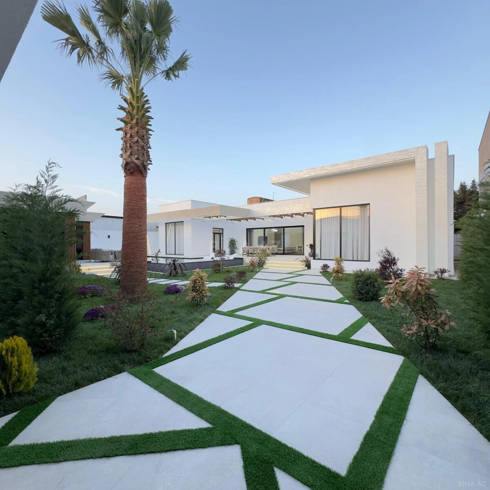 Satılır 6 otaqlı həyət evi 400 m²