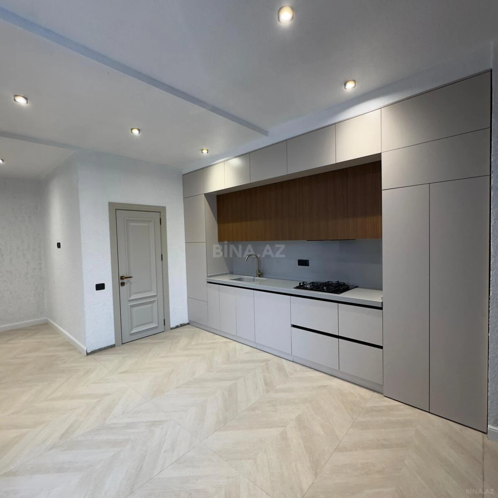 Satılır 6 otaqlı həyət evi 400 m²