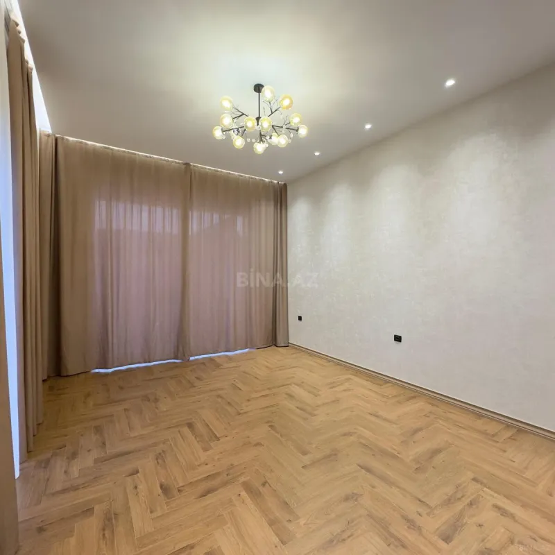 Satılır 6 otaqlı həyət evi 400 m²