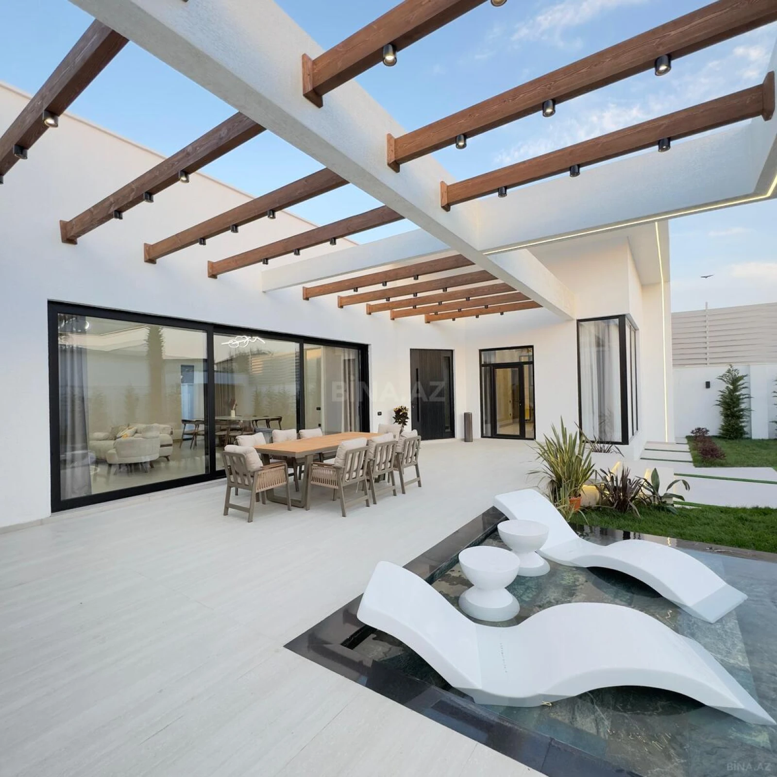 Satılır 6 otaqlı həyət evi 400 m²