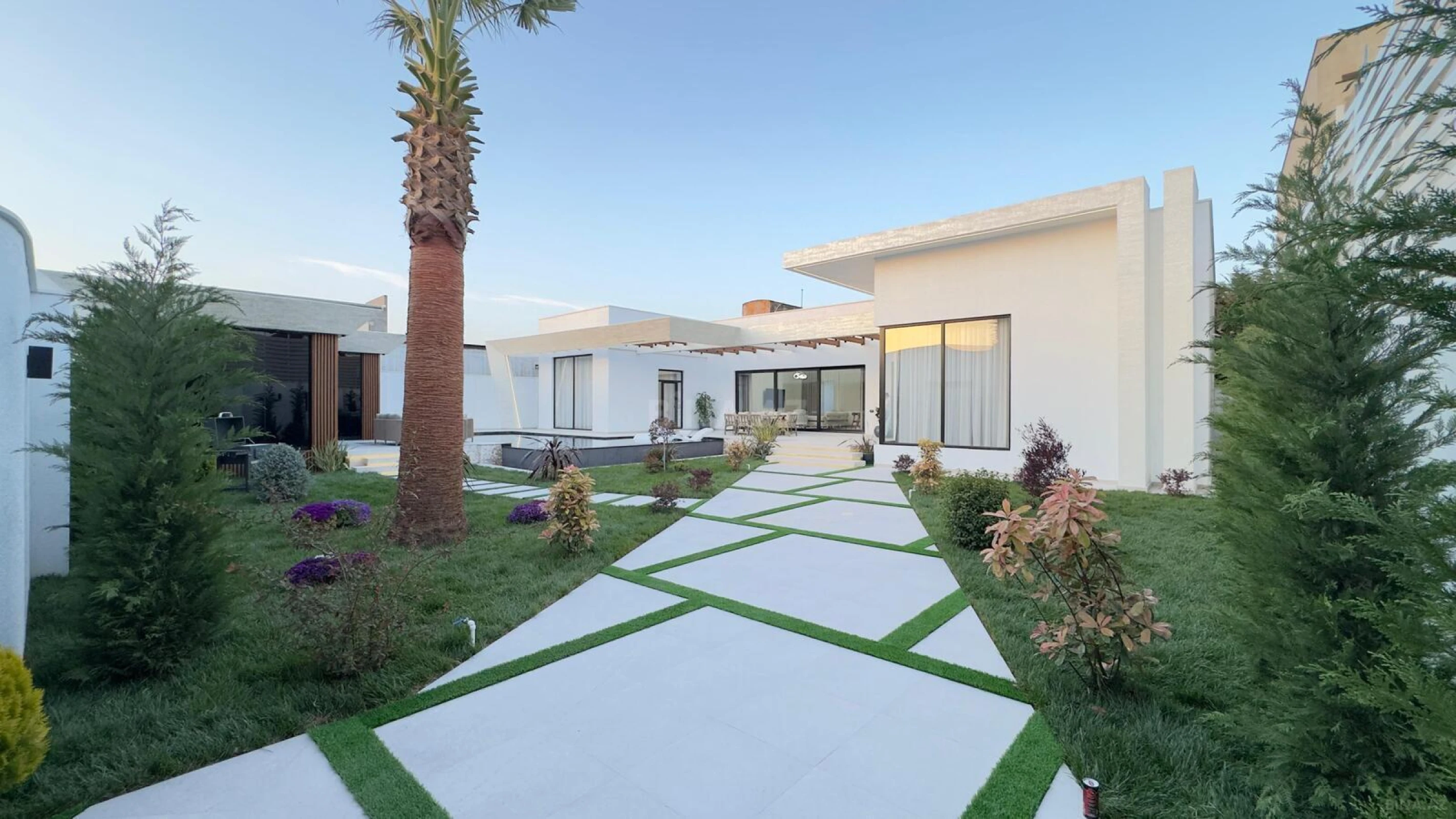 Satılır 6 otaqlı həyət evi 400 m²