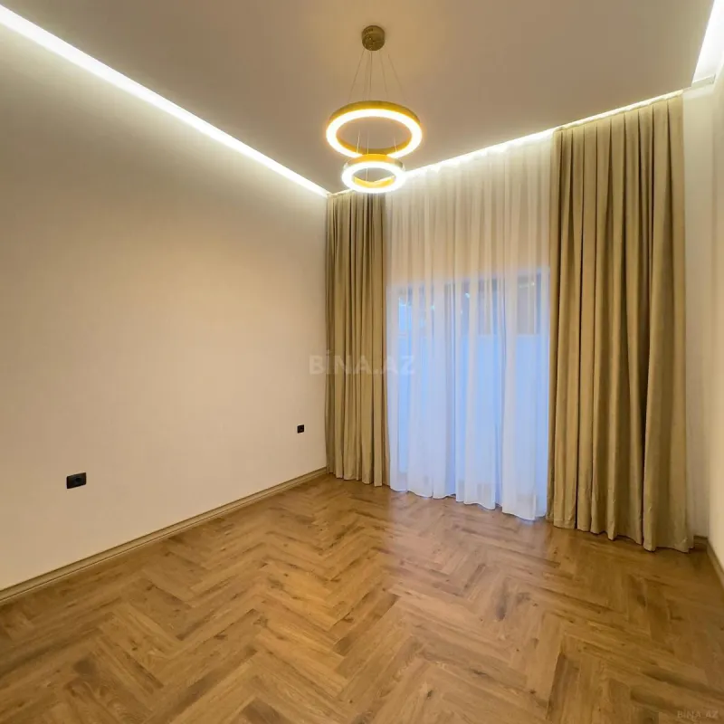 Satılır 6 otaqlı həyət evi 400 m²