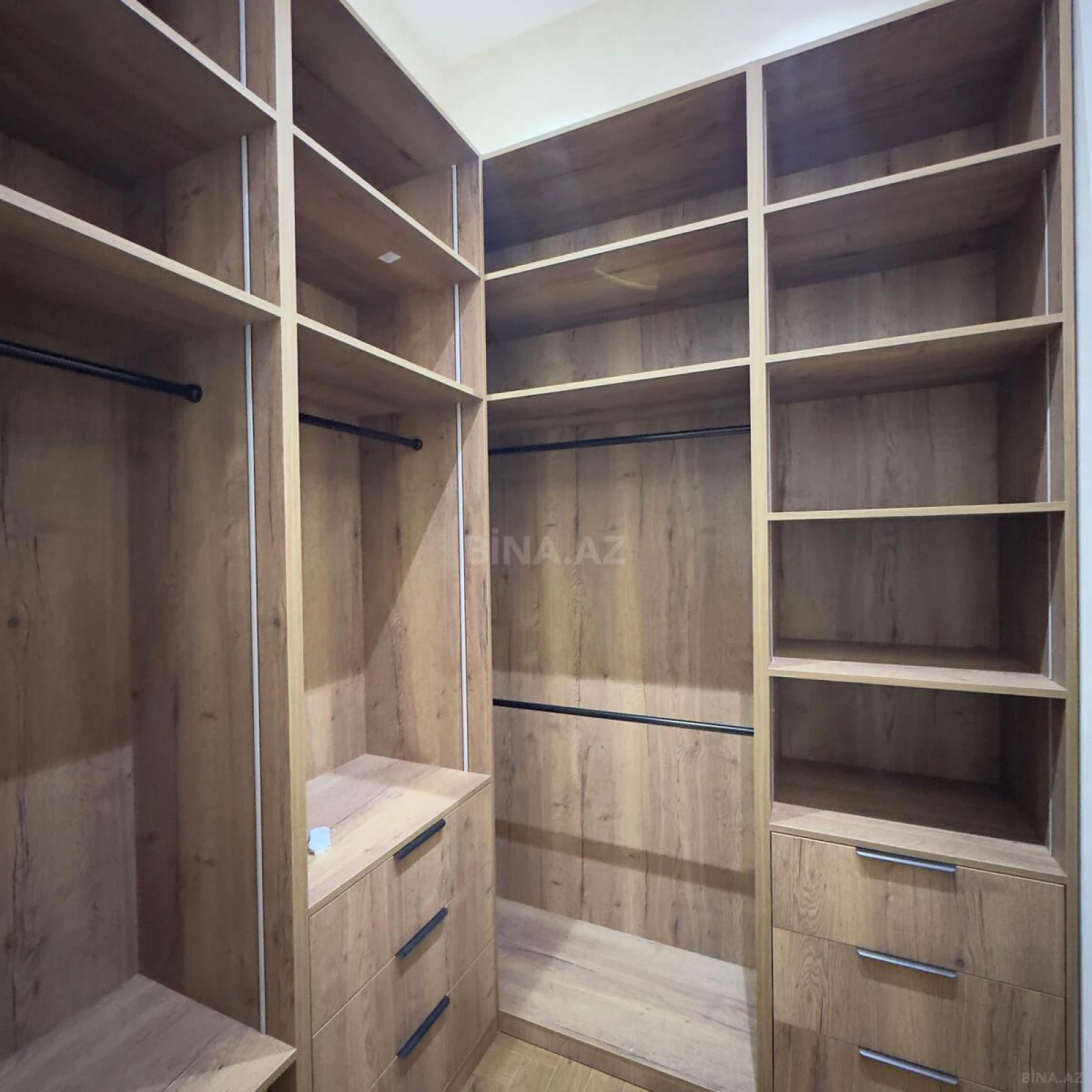 Satılır 6 otaqlı həyət evi 400 m²