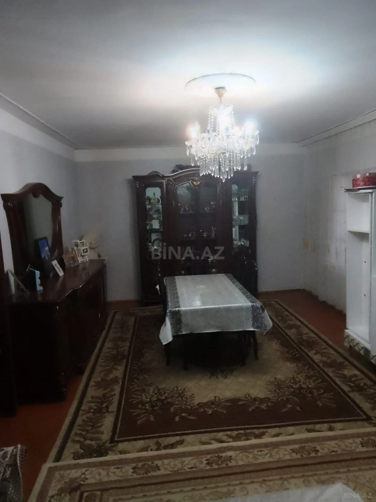 Satılır 5 otaqlı mənzil 100 m²