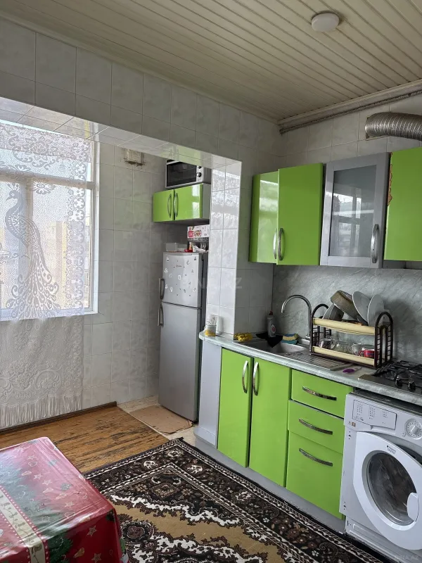 Kirayə verilir 4 otaqlı mənzil 120 m²