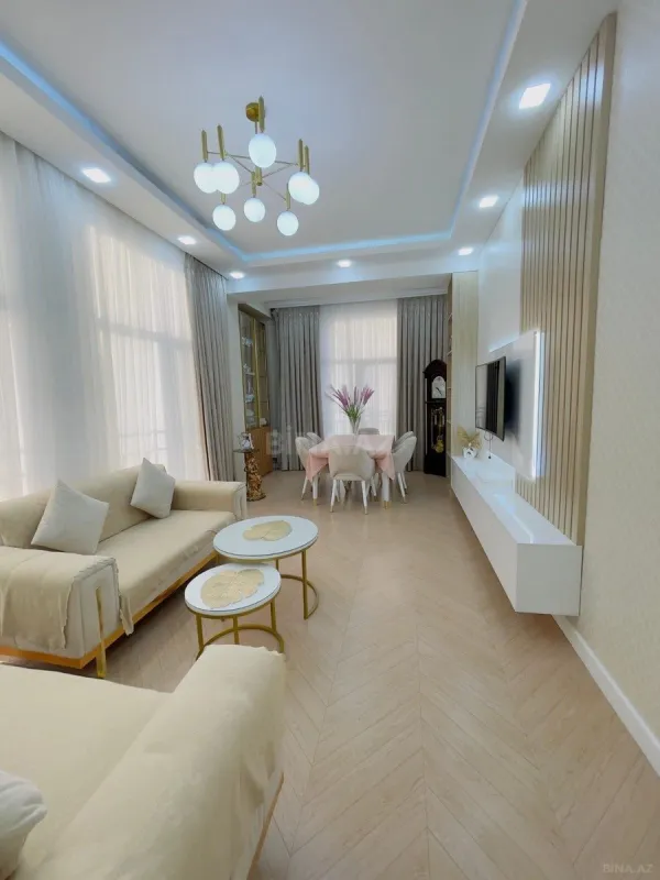 Satılır 4 otaqlı mənzil 128 m²