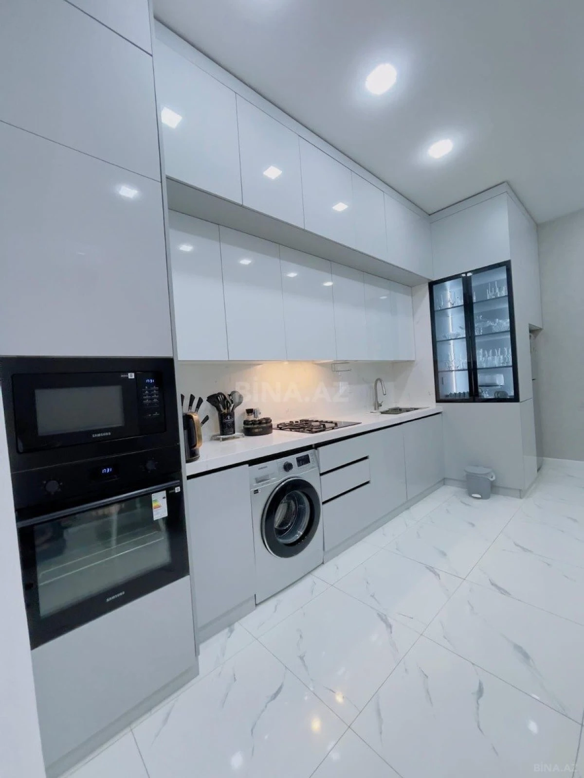 Satılır 4 otaqlı mənzil 128 m²