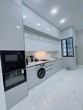 Satılır 4 otaqlı mənzil 128 m²