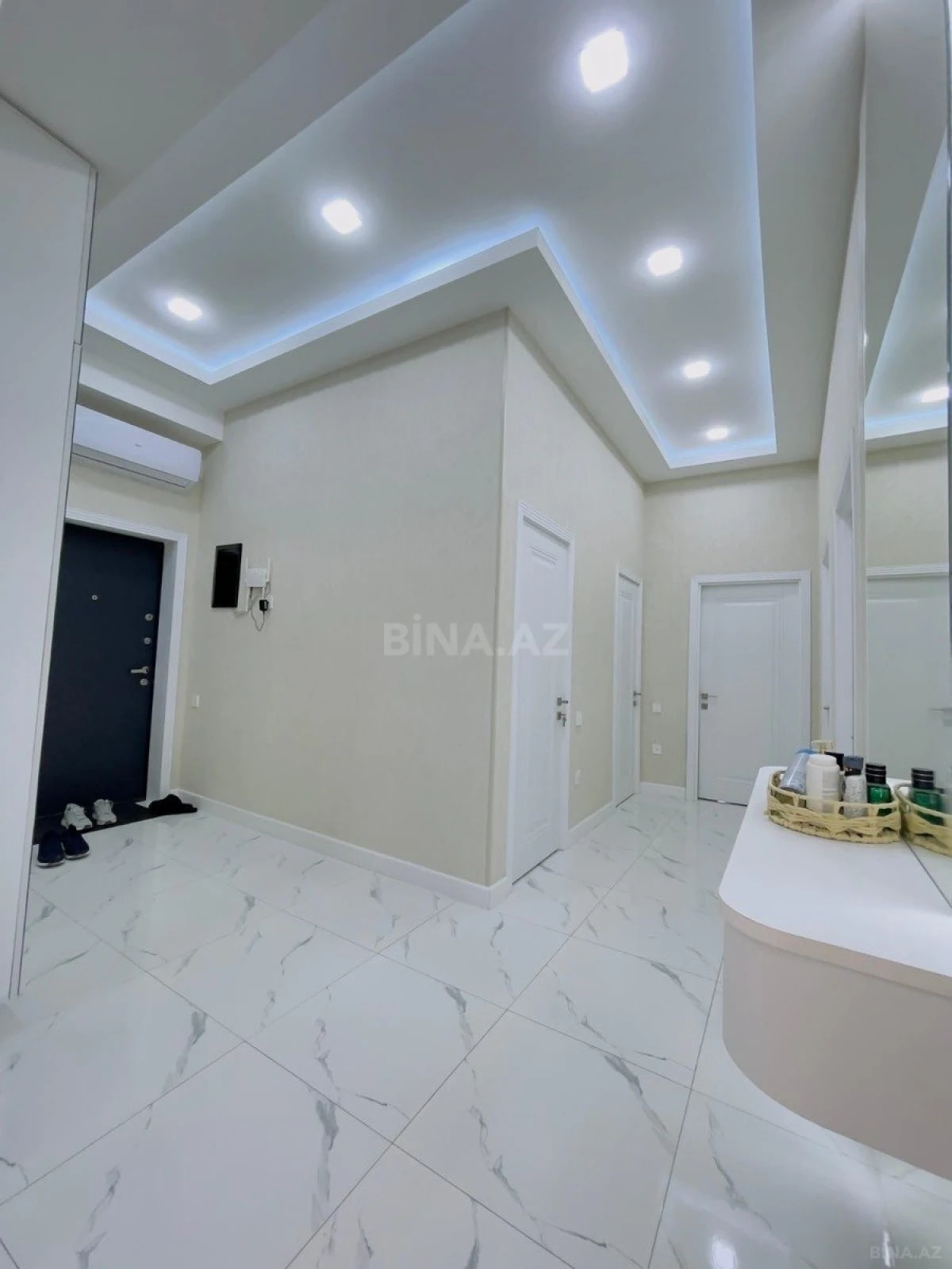 Satılır 4 otaqlı mənzil 128 m²