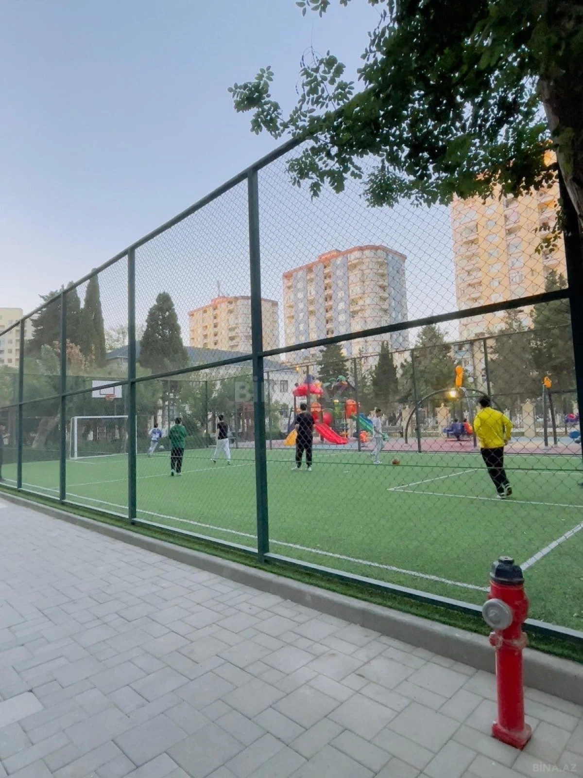 Satılır 4 otaqlı mənzil 128 m²