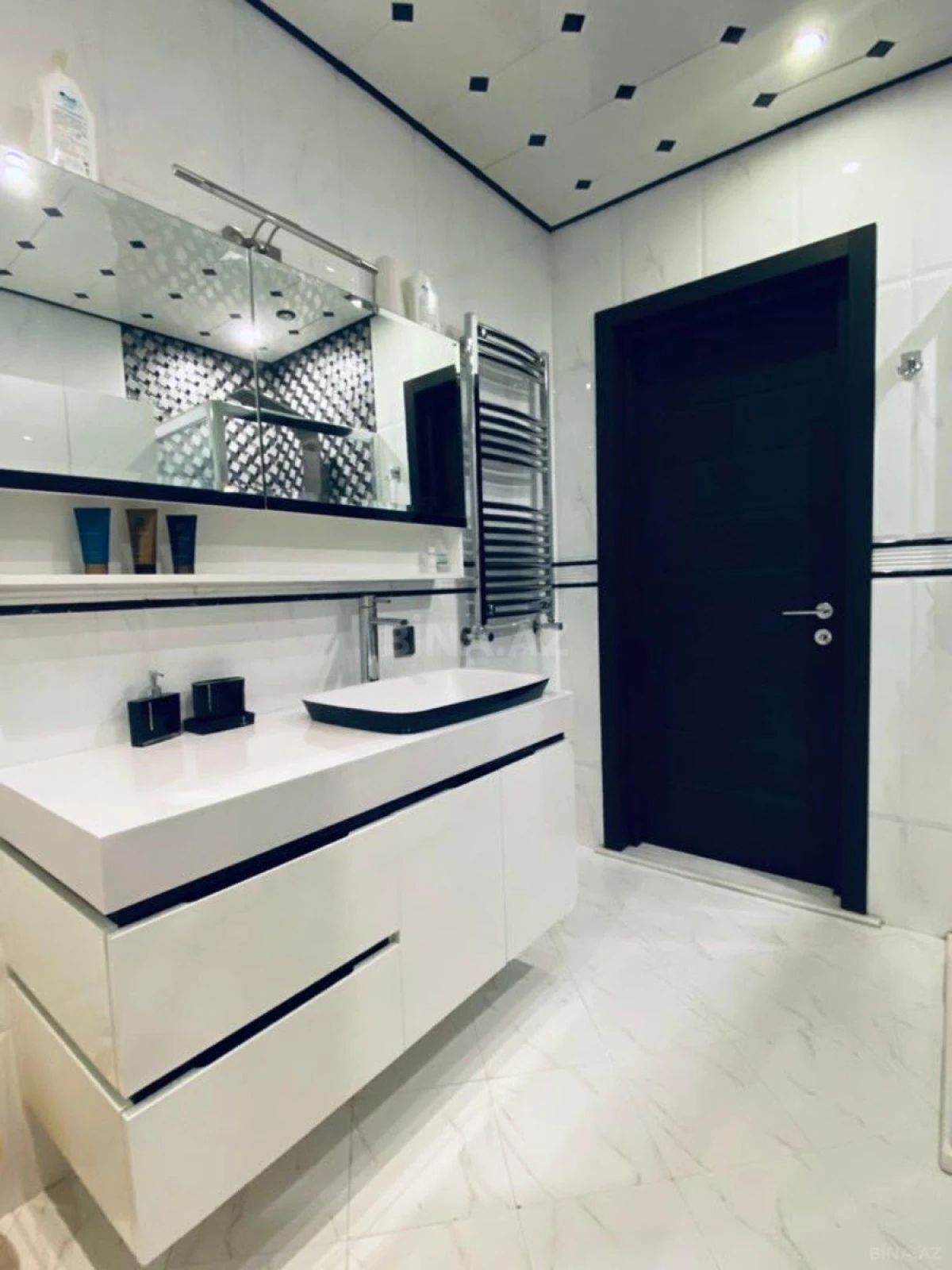 Kirayə verilir 3 otaqlı mənzil 120 m²