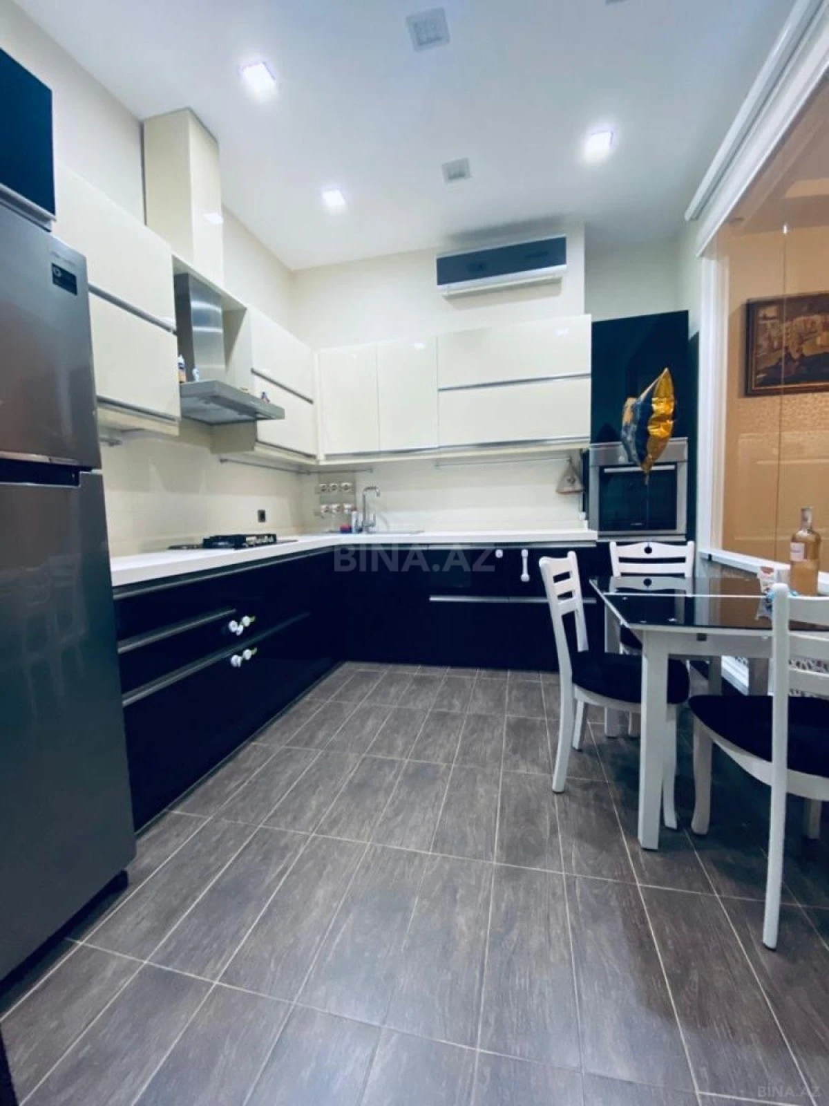 Kirayə verilir 3 otaqlı mənzil 120 m²