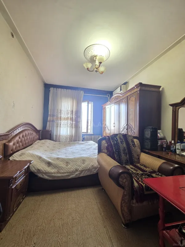 Satılır 5 otaqlı mənzil 120 m²