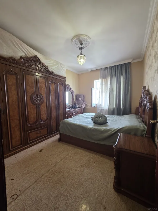 Satılır 5 otaqlı mənzil 120 m²