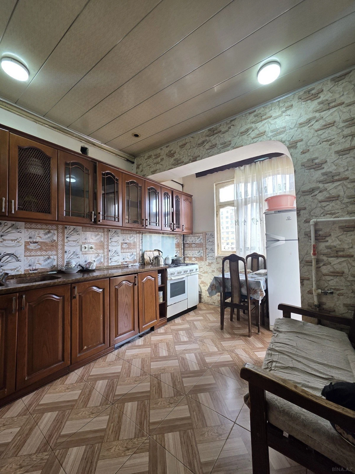 Satılır 5 otaqlı mənzil 120 m²