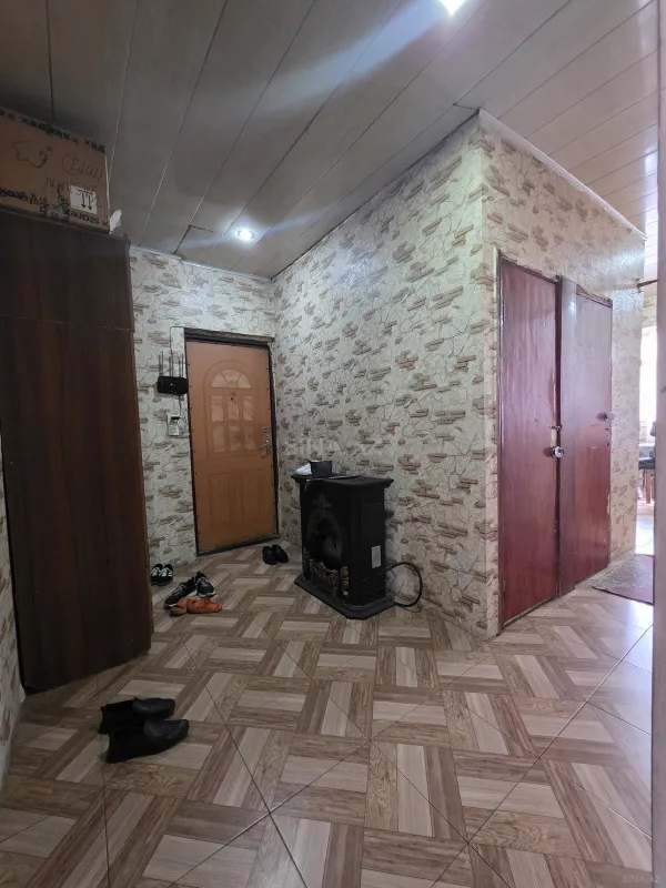 Satılır 5 otaqlı mənzil 120 m²