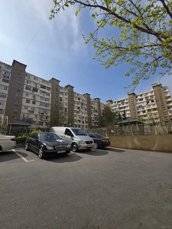 Satılır 5 otaqlı mənzil 120 m²