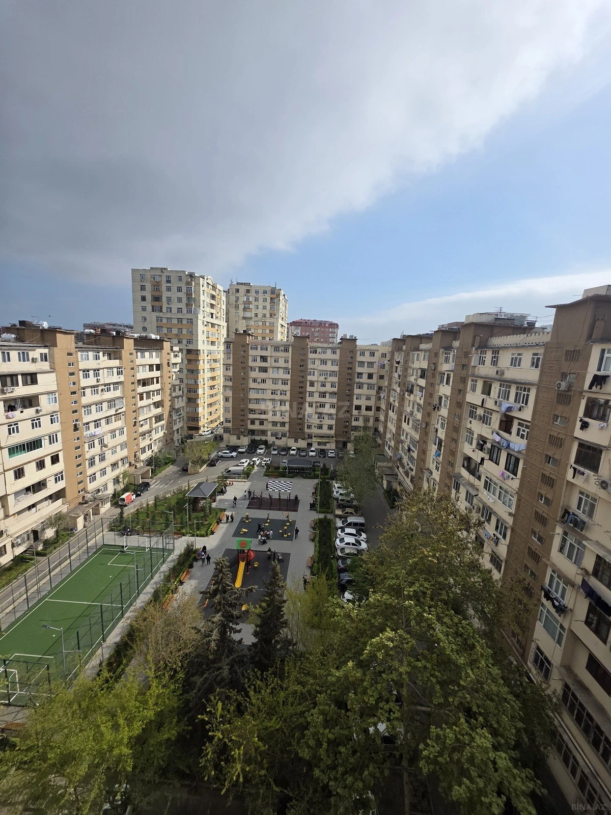 Satılır 5 otaqlı mənzil 120 m²