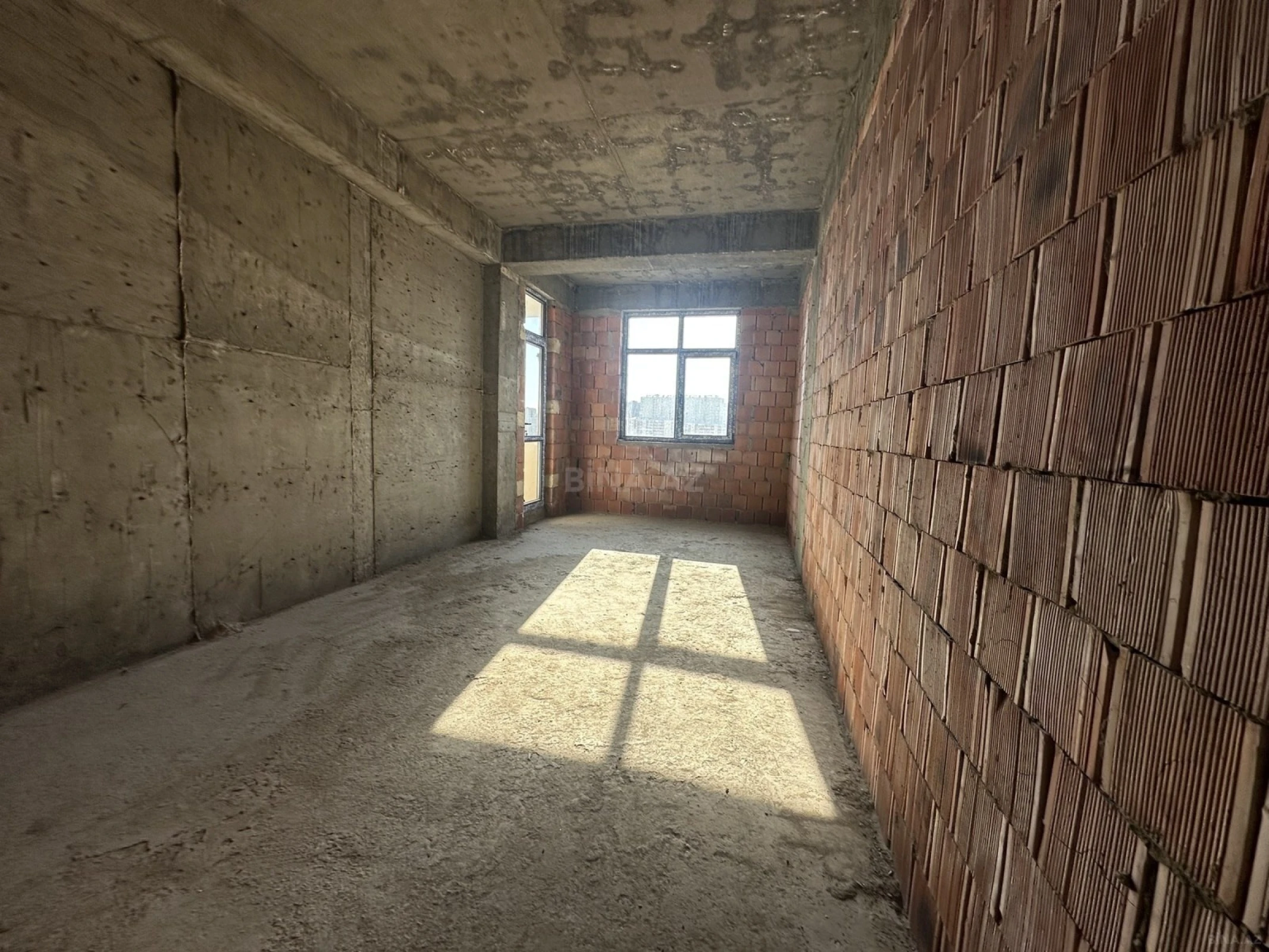 Satılır 3 otaqlı mənzil 109 m²