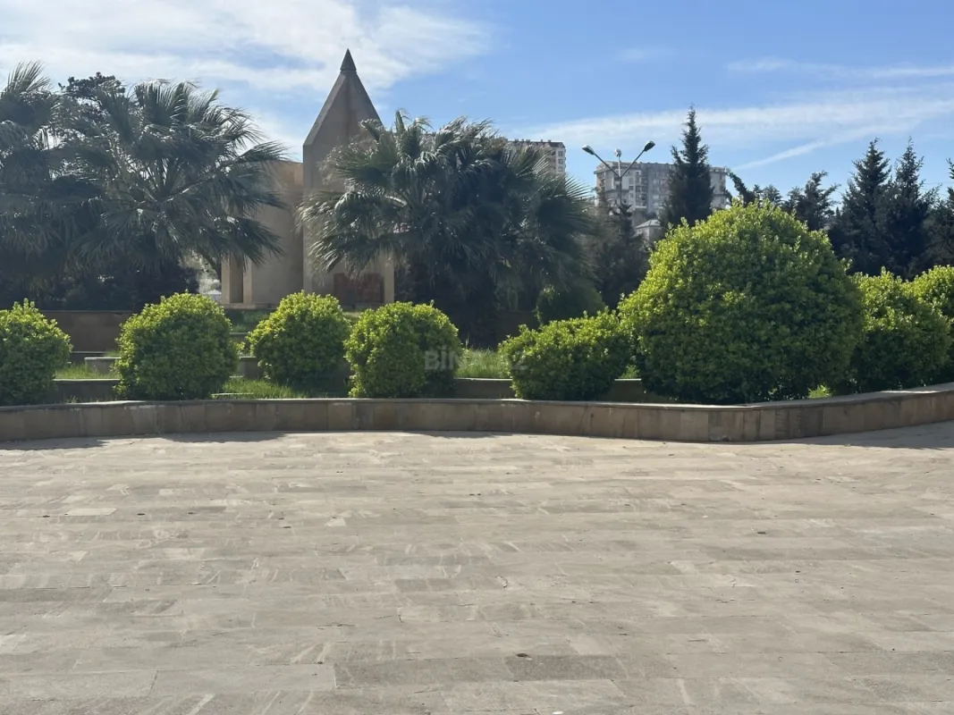 Satılır 3 otaqlı mənzil 109 m²