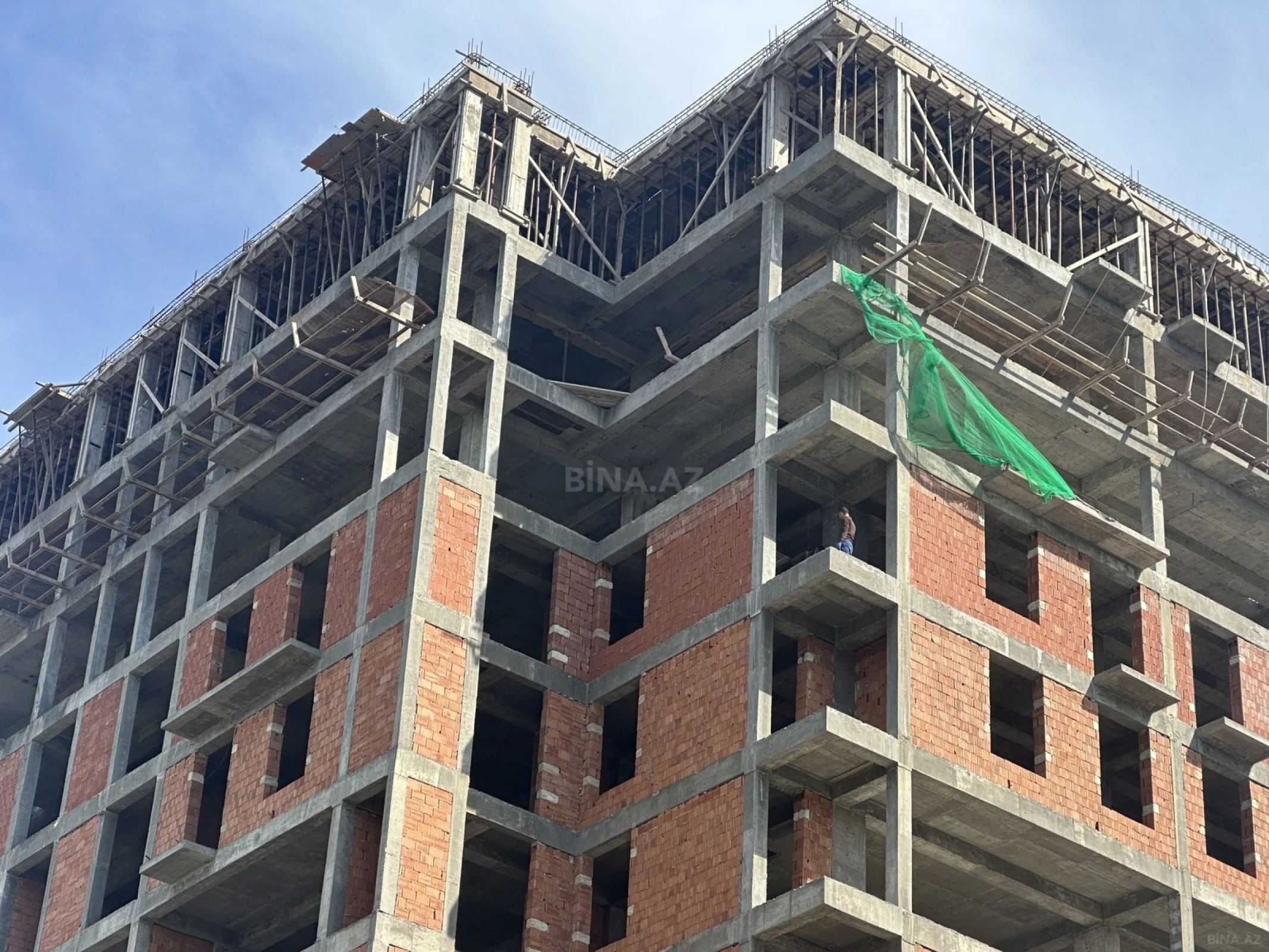 Satılır 3 otaqlı mənzil 109 m²