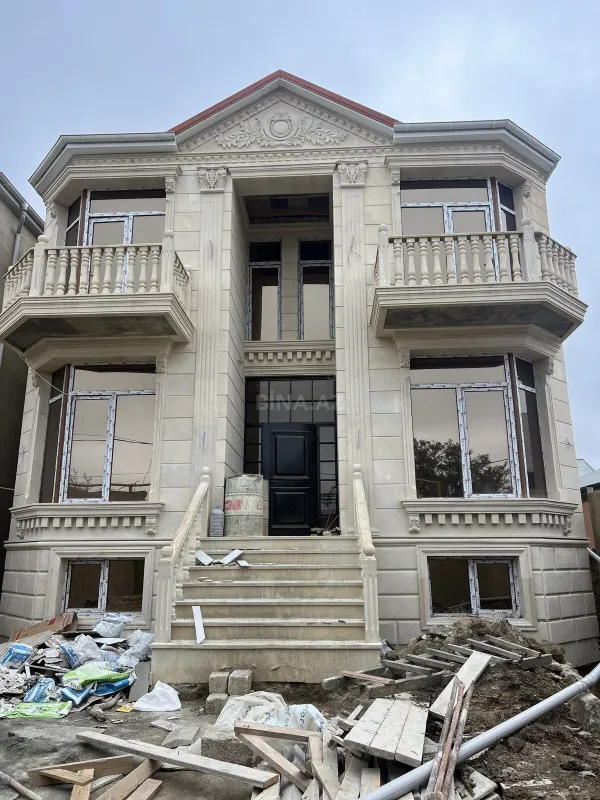 Satılır 6 otaqlı həyət evi 280 m²