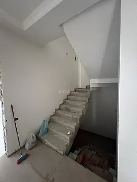 Satılır 6 otaqlı həyət evi 280 m²