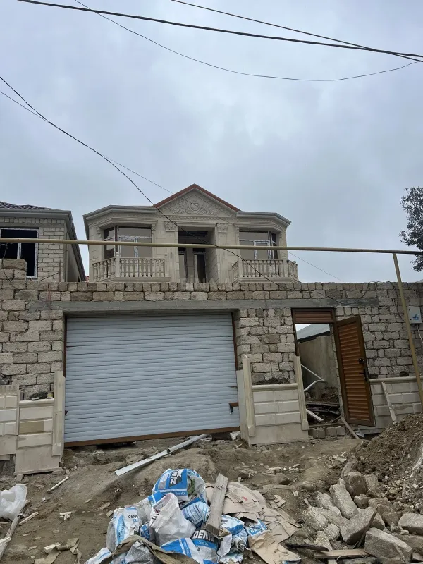 Satılır 6 otaqlı həyət evi 280 m²