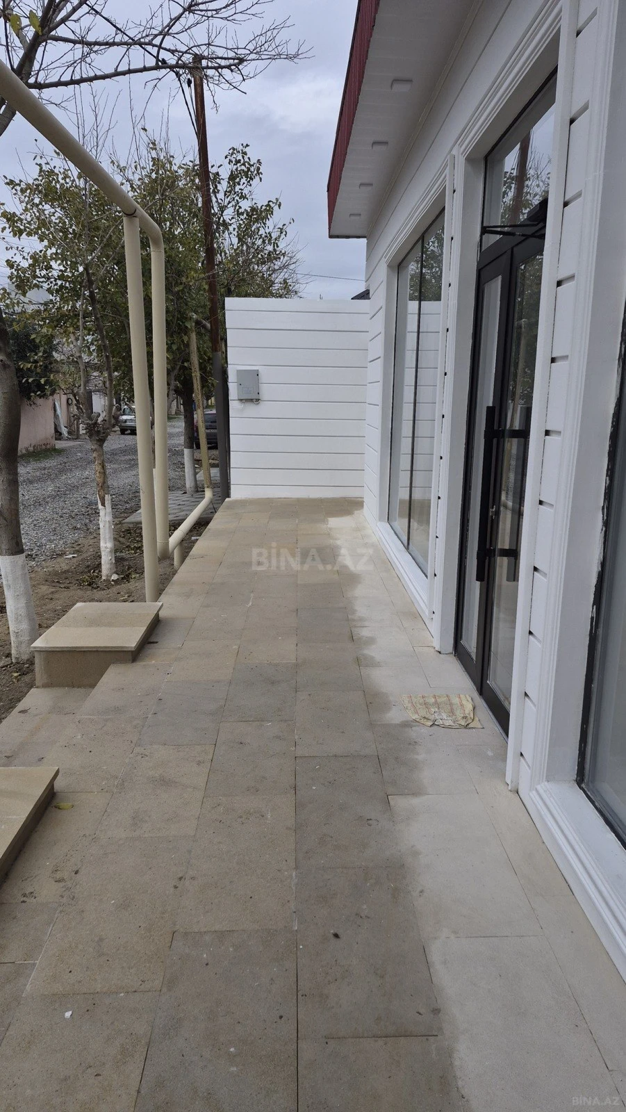 Satılır obyekt 200 m²