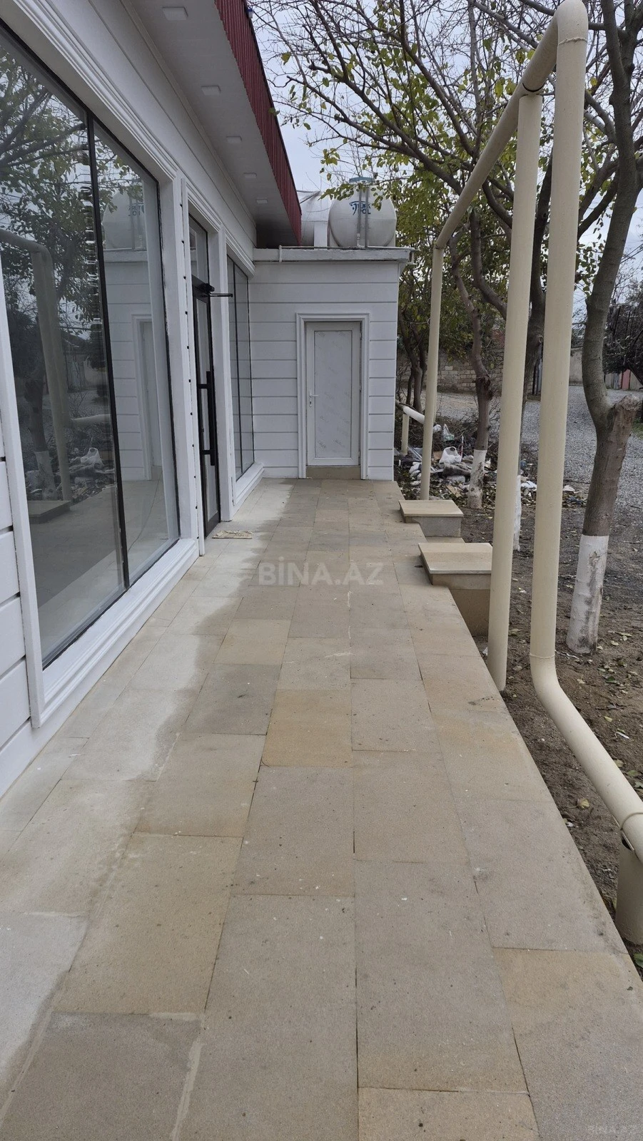 Satılır obyekt 200 m²