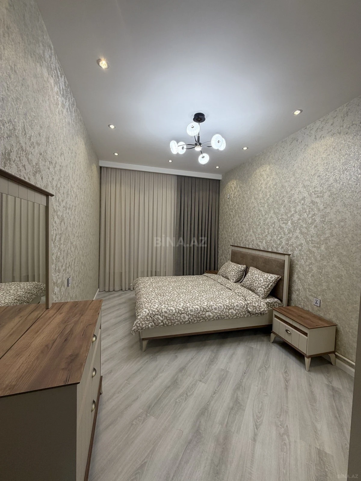 Kirayə verilir 2 otaqlı mənzil 65 m²