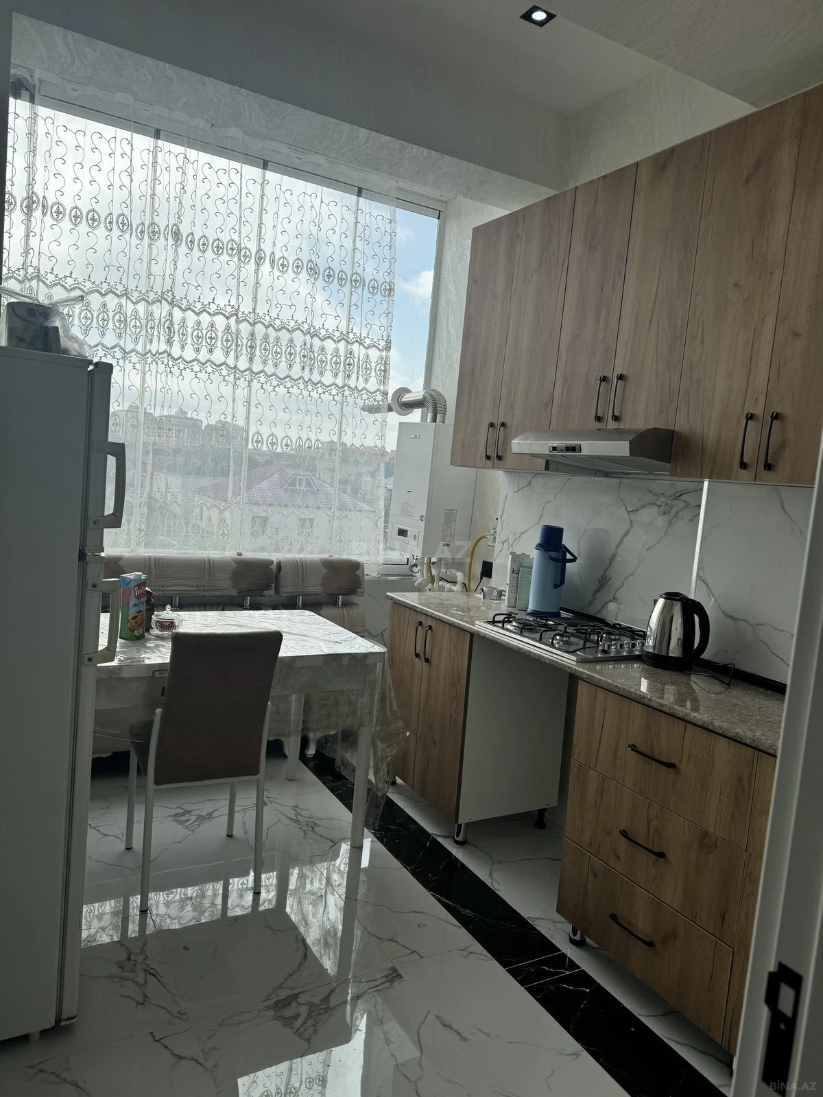 Kirayə verilir 2 otaqlı mənzil 74 m²