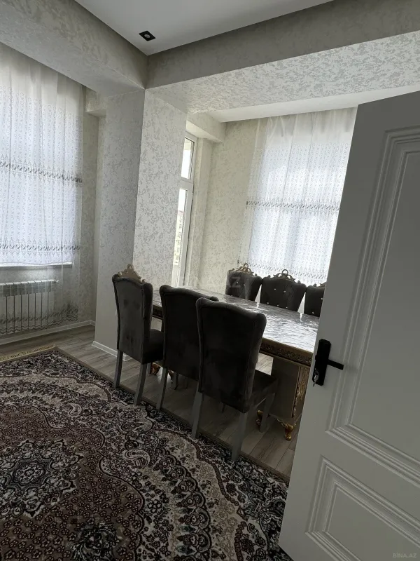 Kirayə verilir 2 otaqlı mənzil 74 m²