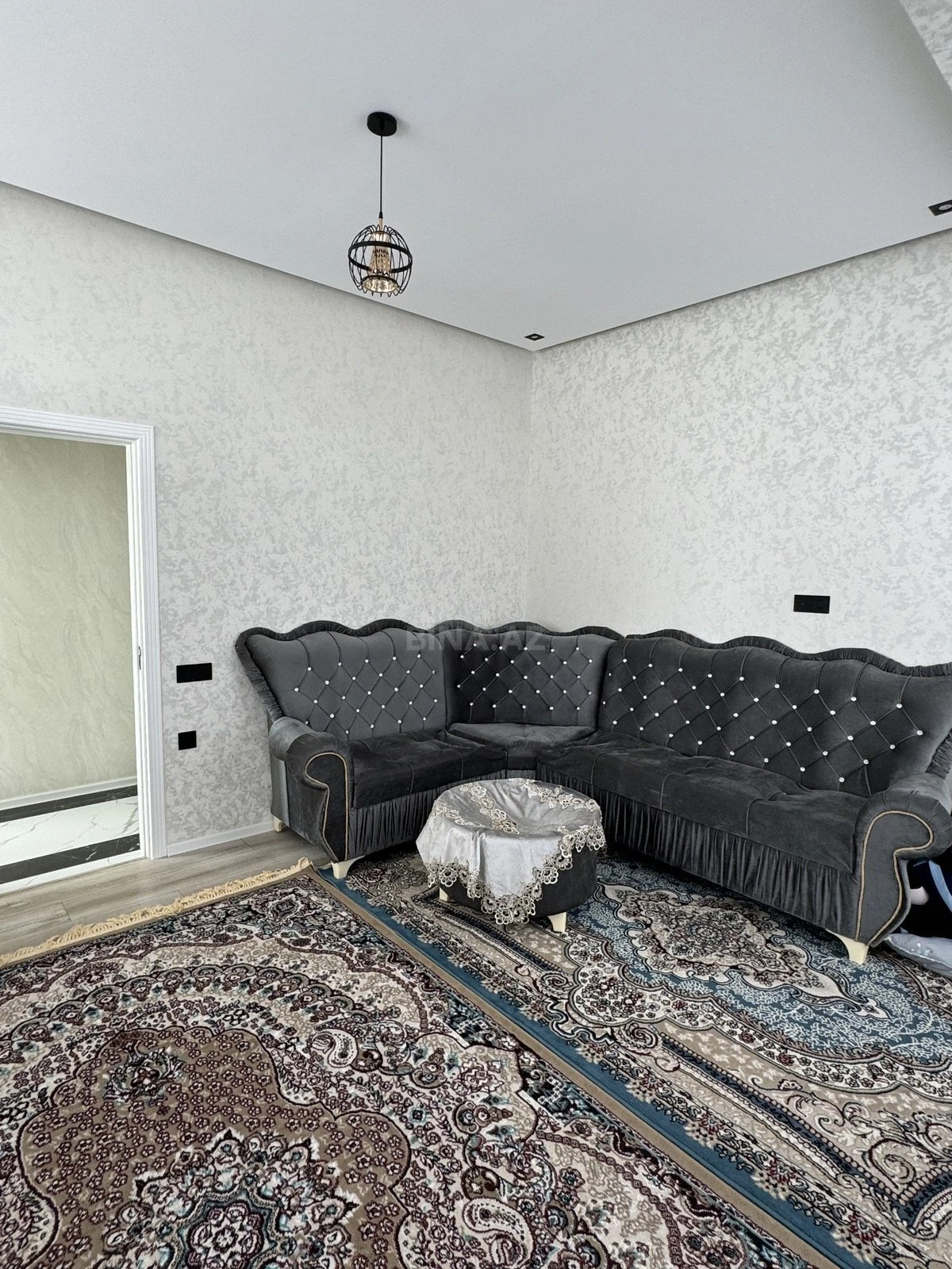 Kirayə verilir 2 otaqlı mənzil 74 m²