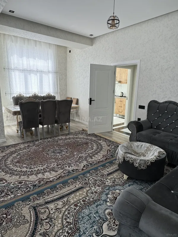 Kirayə verilir 2 otaqlı mənzil 74 m²