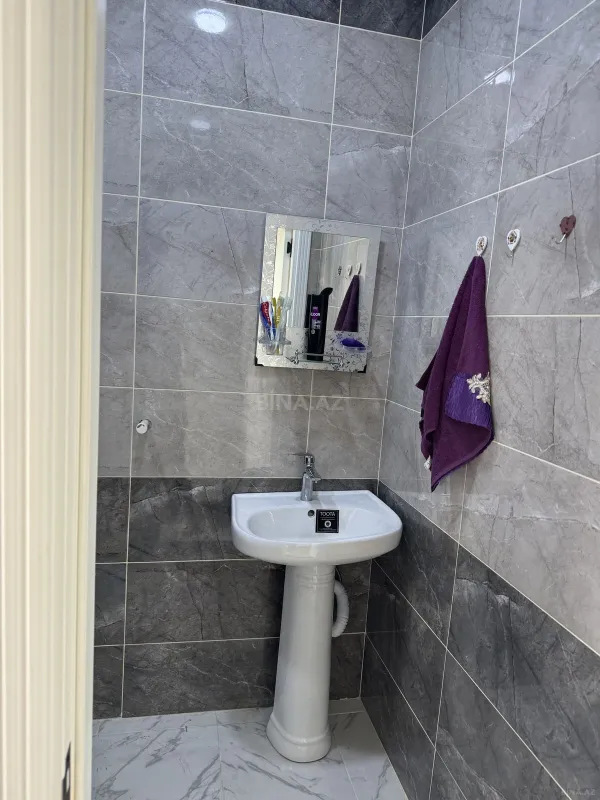 Kirayə verilir 2 otaqlı mənzil 74 m²