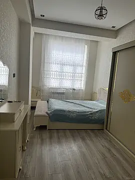 Kirayə verilir 2 otaqlı mənzil 74 m²